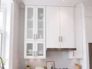 Szafki górne meble kuchenne do sufitu – jak wybrać idealne?